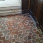 Dépose et repose de tommettes dans un château